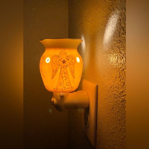 Scentsy Heavenly Plug In Warmer Cream & Gold Angels Christmas Collection Retired - Picture 2 of 10